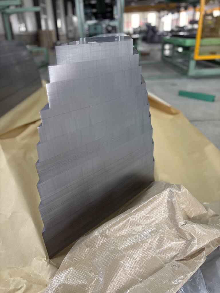 Step-lap transformer core laminations for power transformers